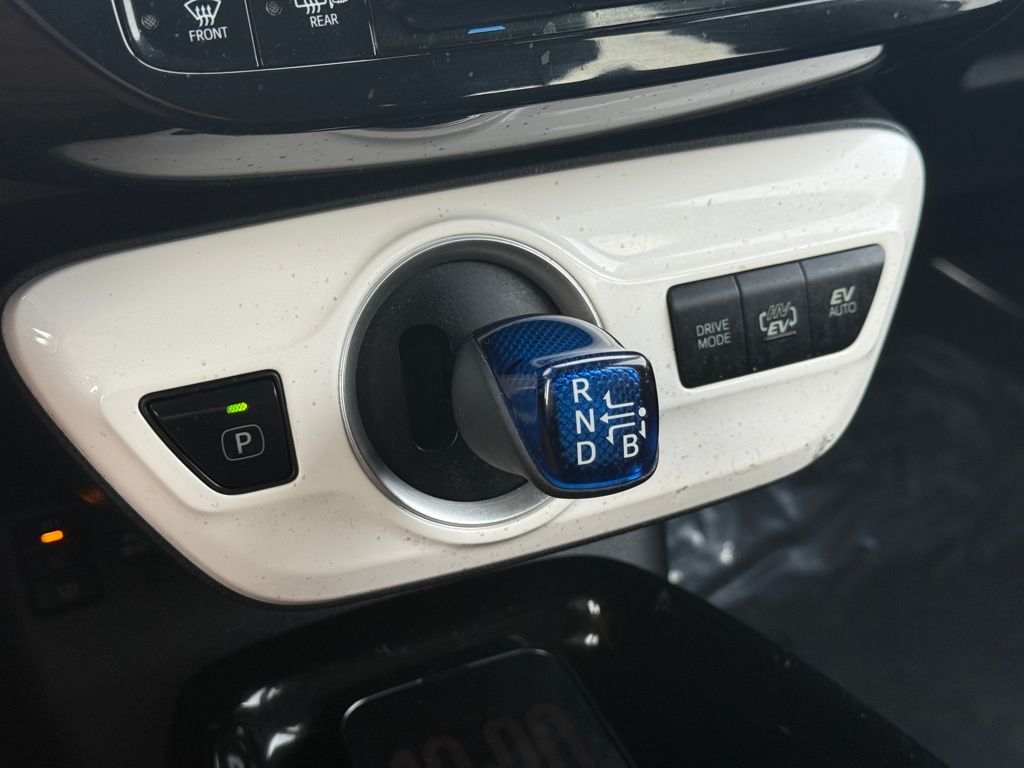 2018 Toyota Prius Prime Plus Image 27 of 31