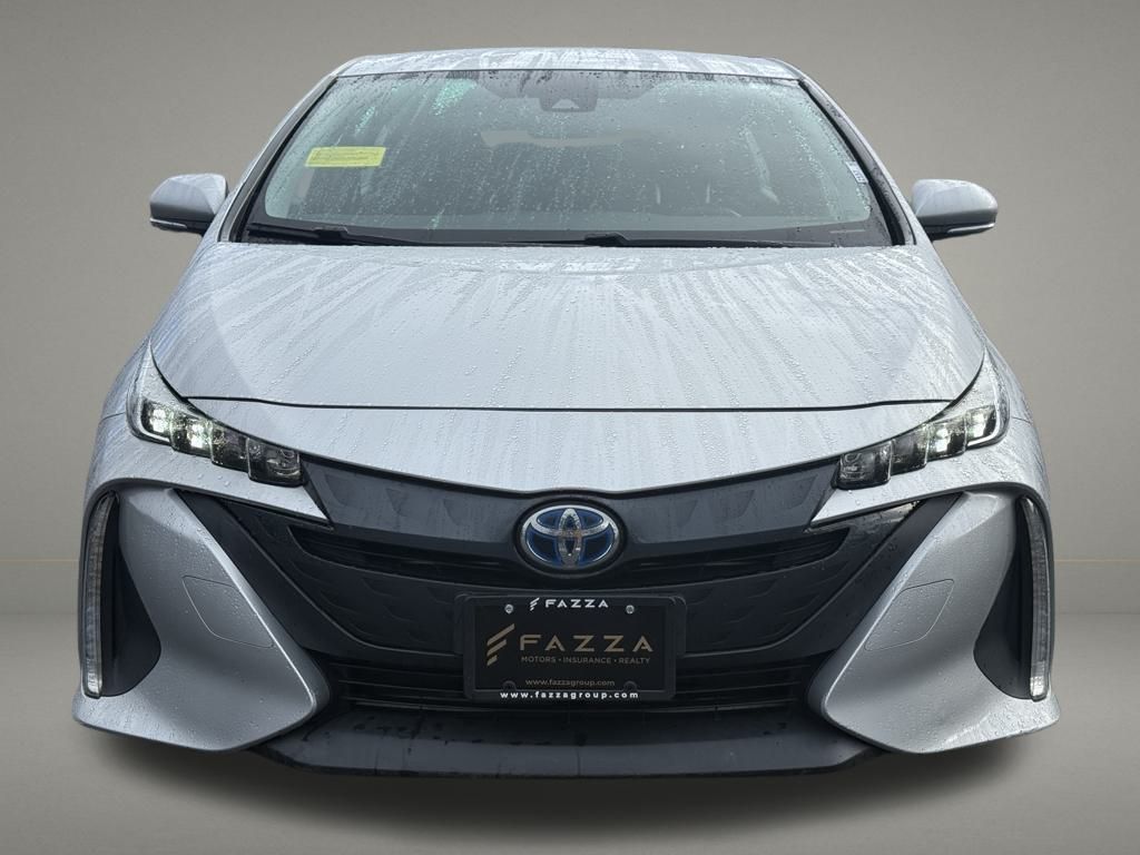 2018 Toyota Prius Prime Plus Image 2 of 31