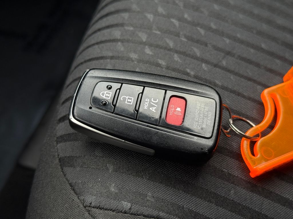 2018 Toyota Prius Prime Plus Image 25 of 31