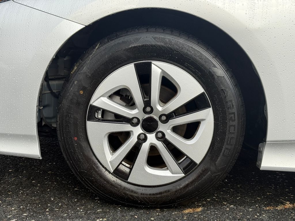 2018 Toyota Prius Prime Plus Image 10 of 31