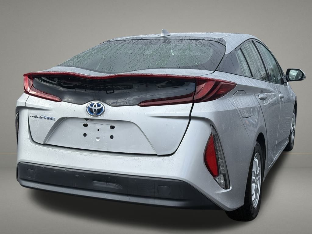2018 Toyota Prius Prime Plus Image 5 of 31