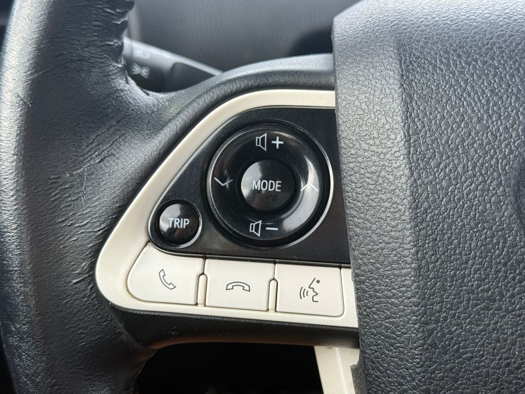 2018 Toyota Prius Prime Plus Image 26 of 31