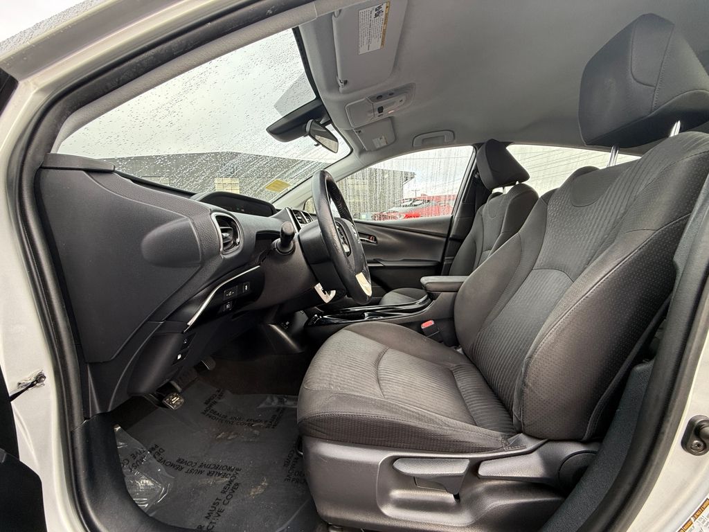 2018 Toyota Prius Prime Plus Image 16 of 31