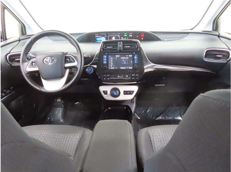 Vehicle image 9 of 31