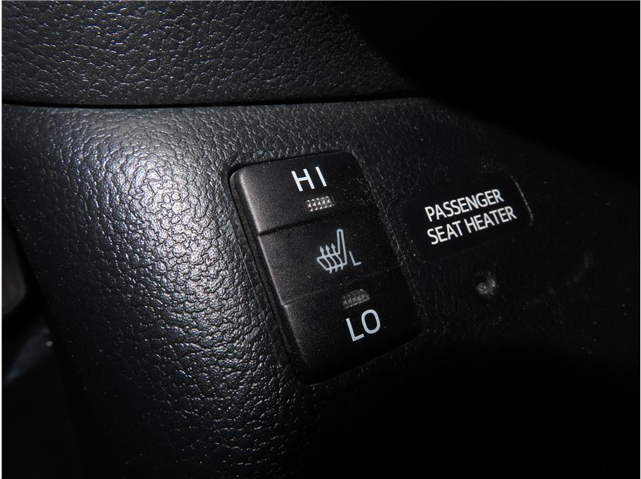 Vehicle image 18 of 31