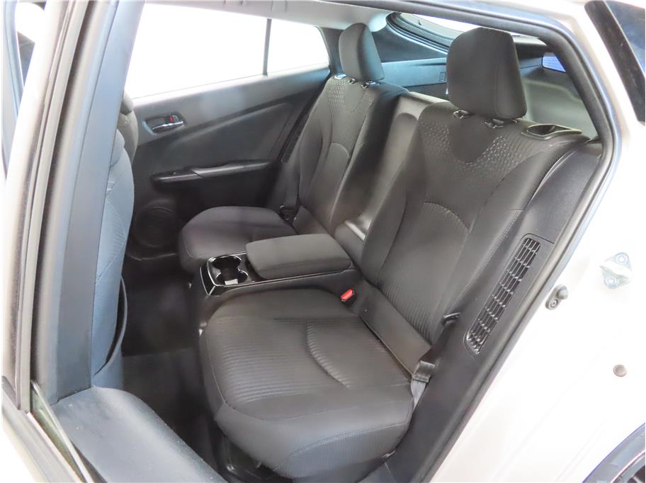 Vehicle image 19 of 31