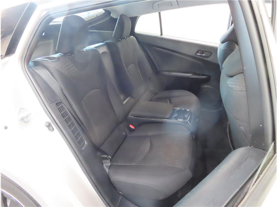 Vehicle image 24 of 31