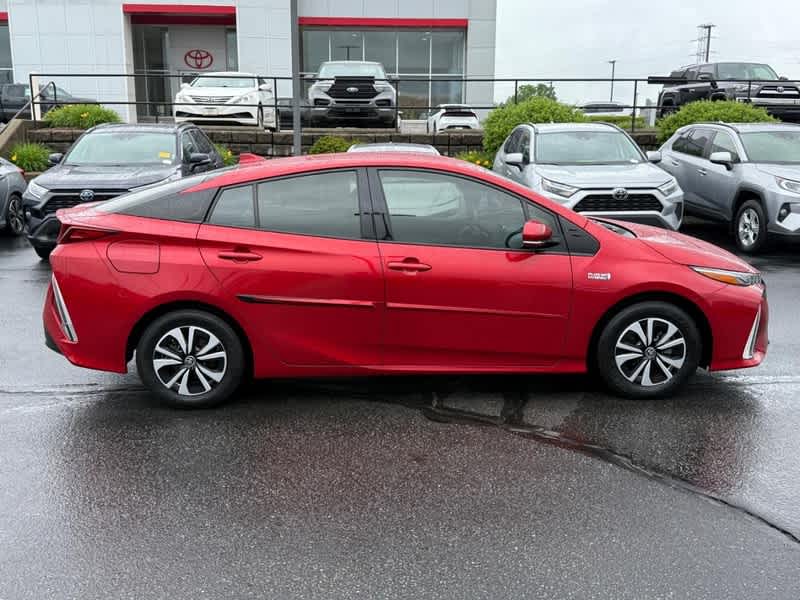 Vehicle image 4 of 24