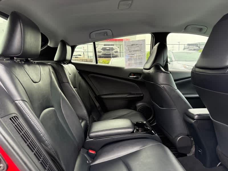 Vehicle image 10 of 24