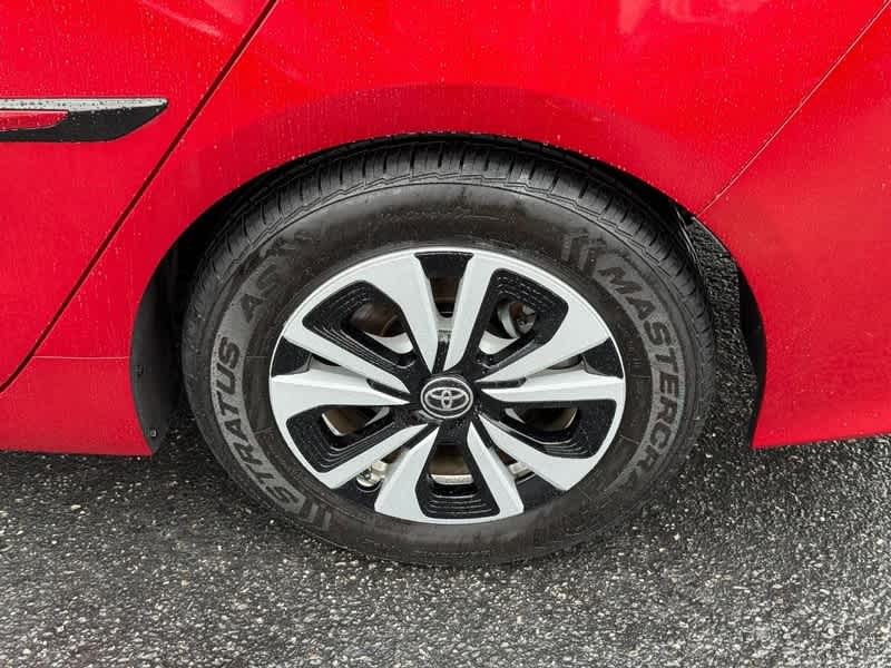 Vehicle image 8 of 24