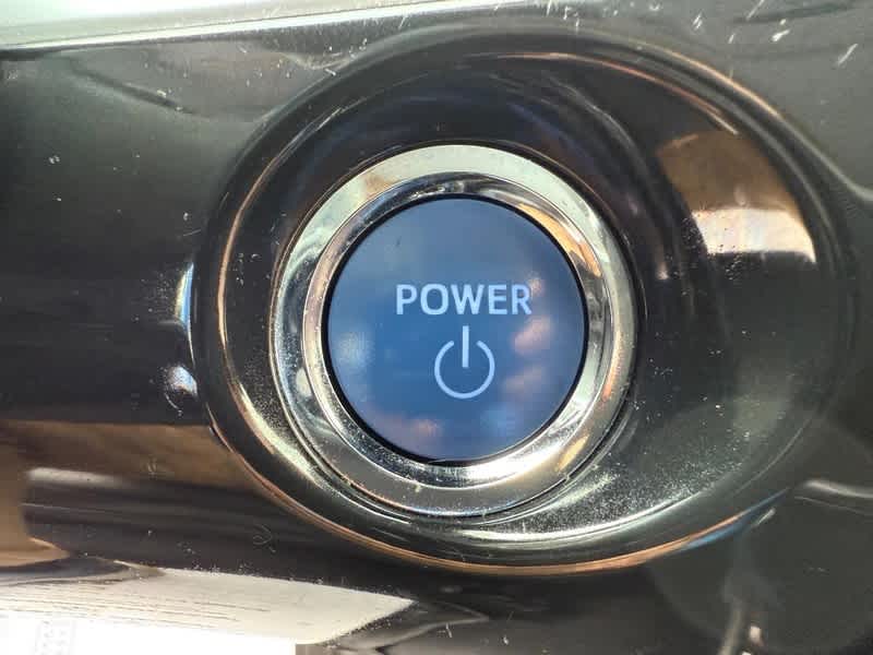 Vehicle image 15 of 24