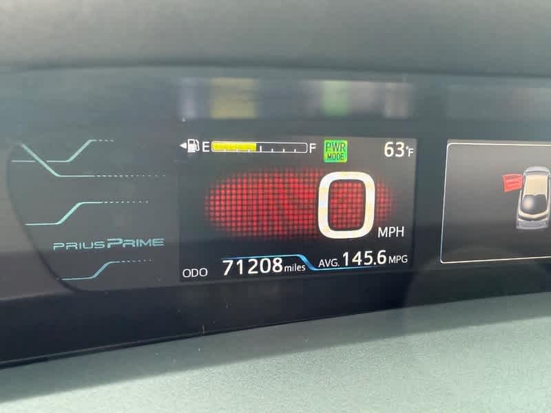 Vehicle image 21 of 24
