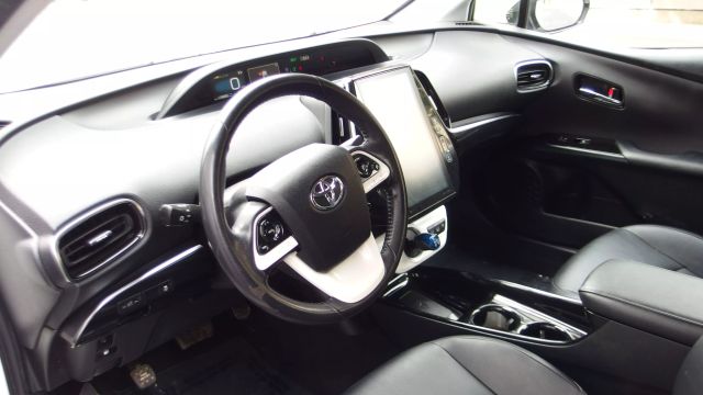 Vehicle image 13 of 59