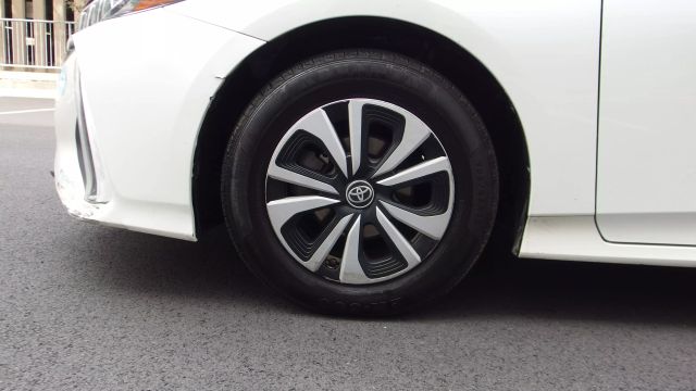 Vehicle image 12 of 59