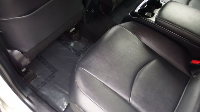 Vehicle image 21 of 59