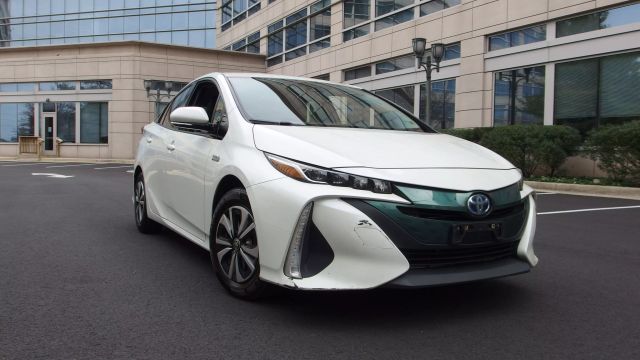 Vehicle image 4 of 59