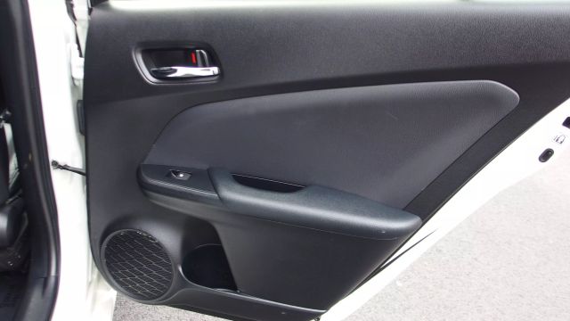Vehicle image 31 of 59