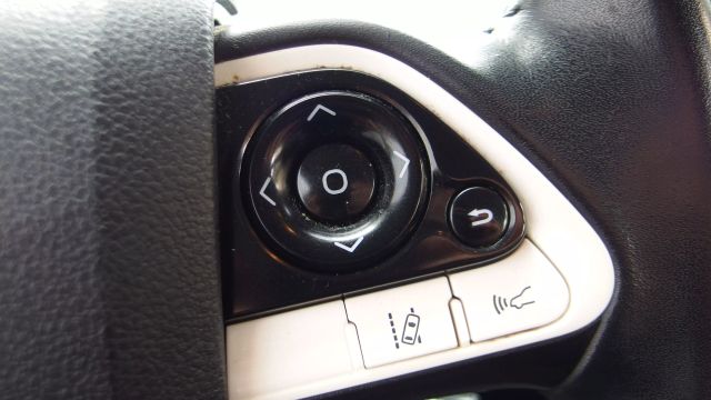 Vehicle image 46 of 59