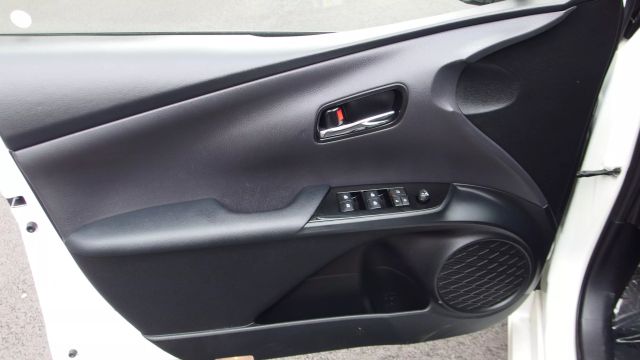 Vehicle image 14 of 59