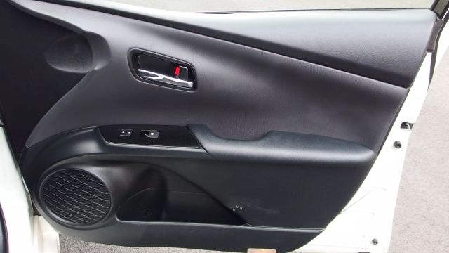 Vehicle image 39 of 59