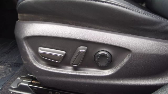 Vehicle image 15 of 59