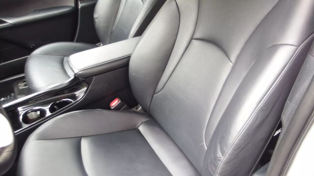 Vehicle image 17 of 59