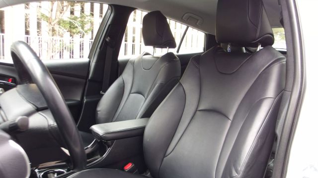 Vehicle image 18 of 59