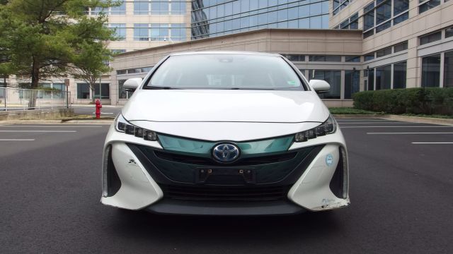 Vehicle image 2 of 59