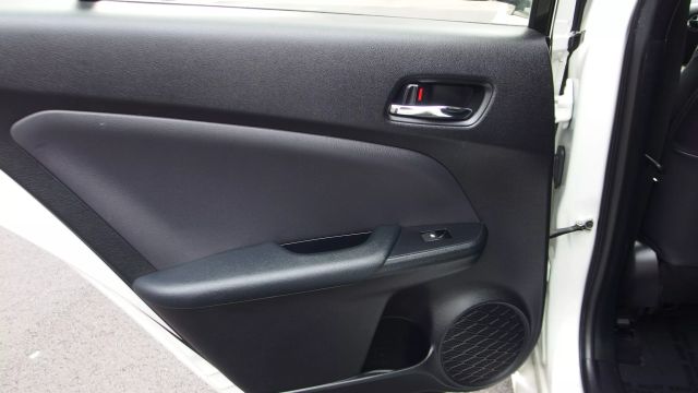 Vehicle image 20 of 59