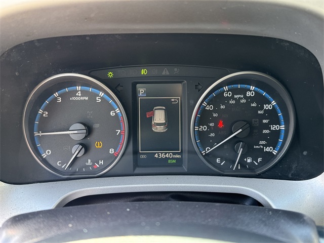 Vehicle image 24 of 32