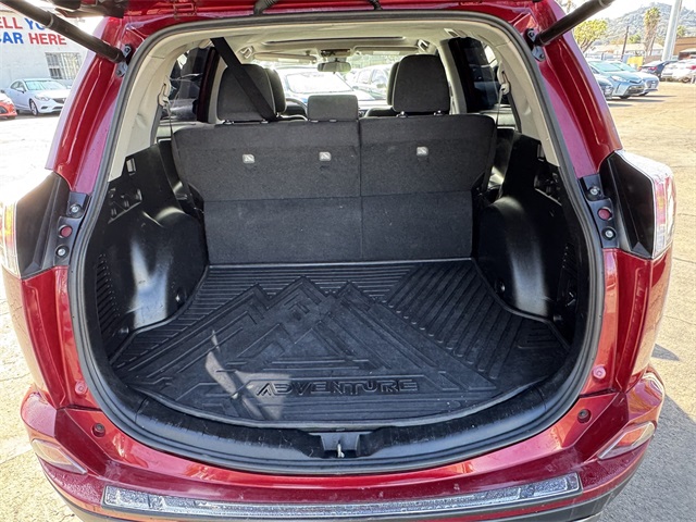 Vehicle image 11 of 32