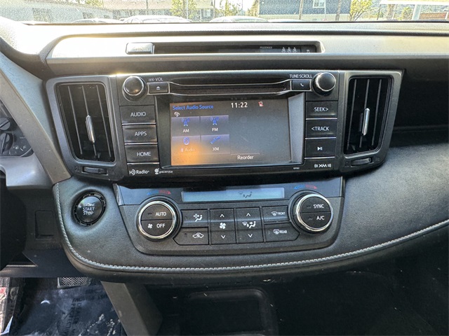 Vehicle image 21 of 32