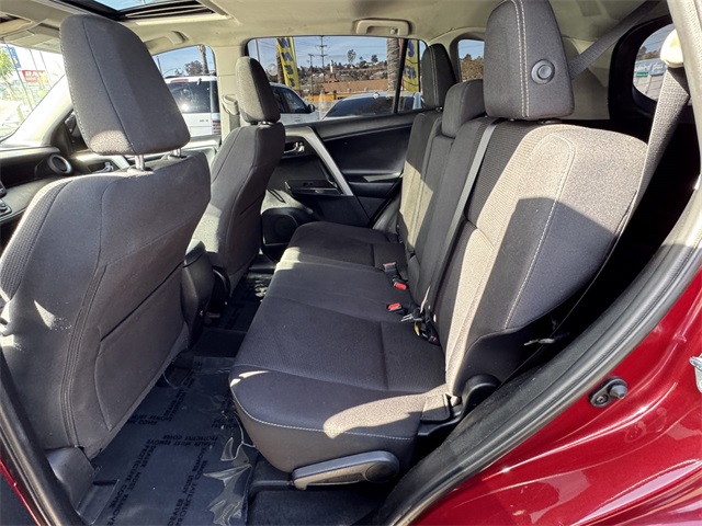 Vehicle image 17 of 32