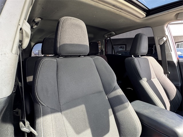 Vehicle image 10 of 32