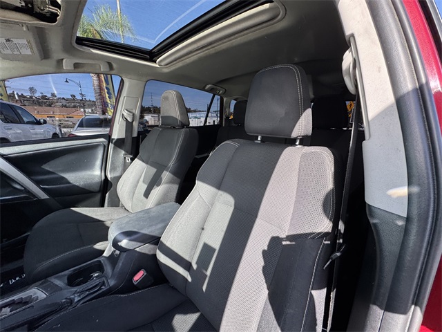 Vehicle image 15 of 32