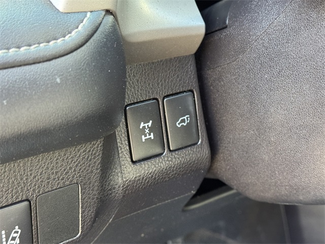 Vehicle image 31 of 32