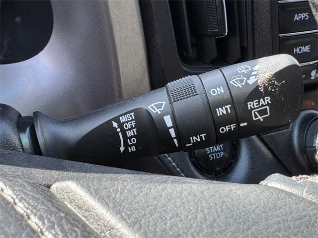 Vehicle image 28 of 32
