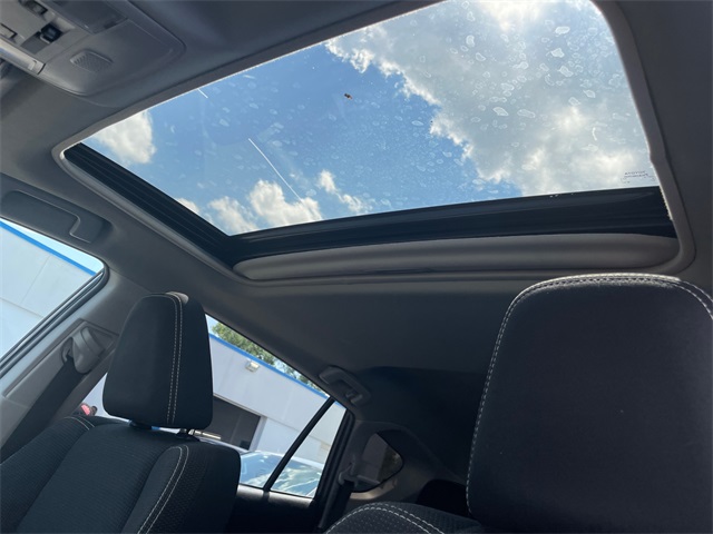 Vehicle image 13 of 16