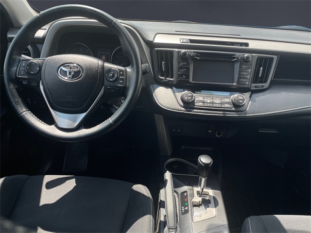 Vehicle image 14 of 16