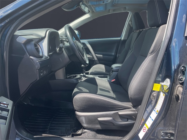 Vehicle image 11 of 16