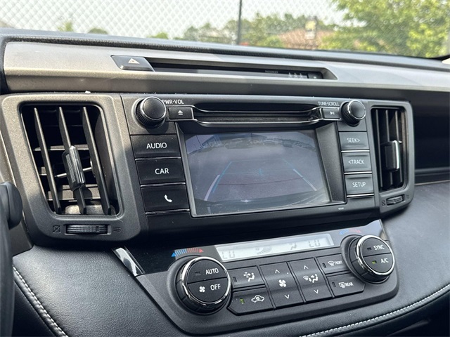 Vehicle image 21 of 27