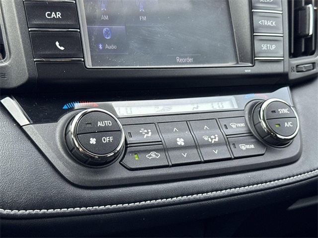 Vehicle image 24 of 27