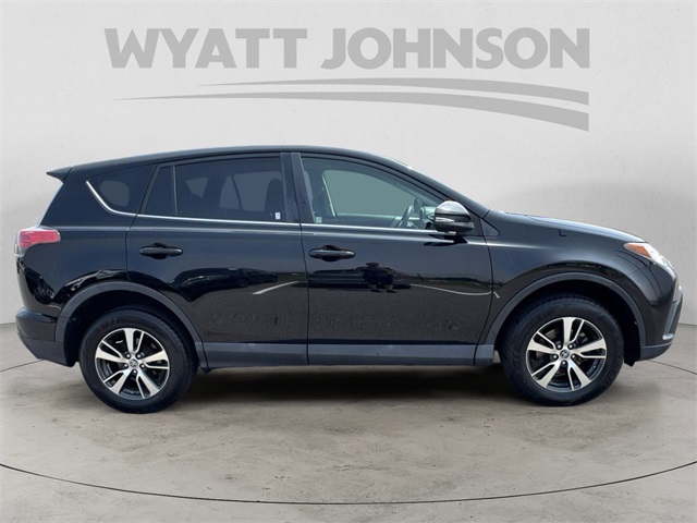 Vehicle image 4 of 27