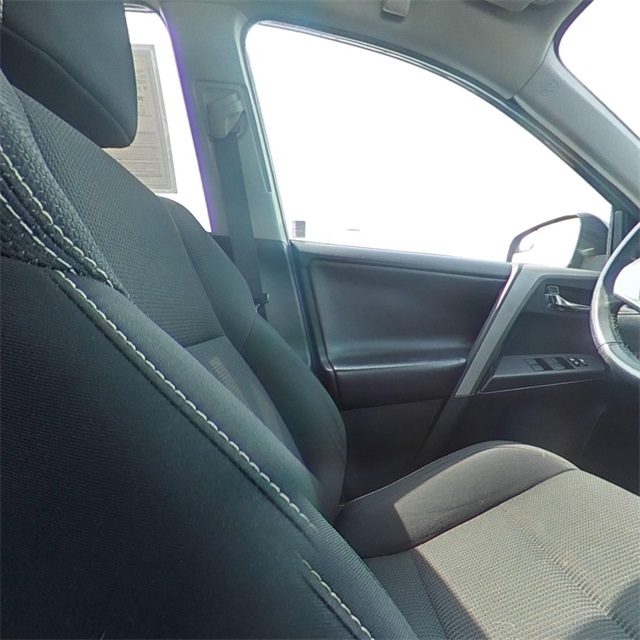 Vehicle image 14 of 27
