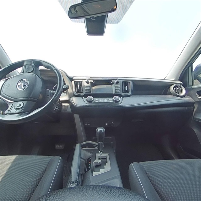 Vehicle image 18 of 27
