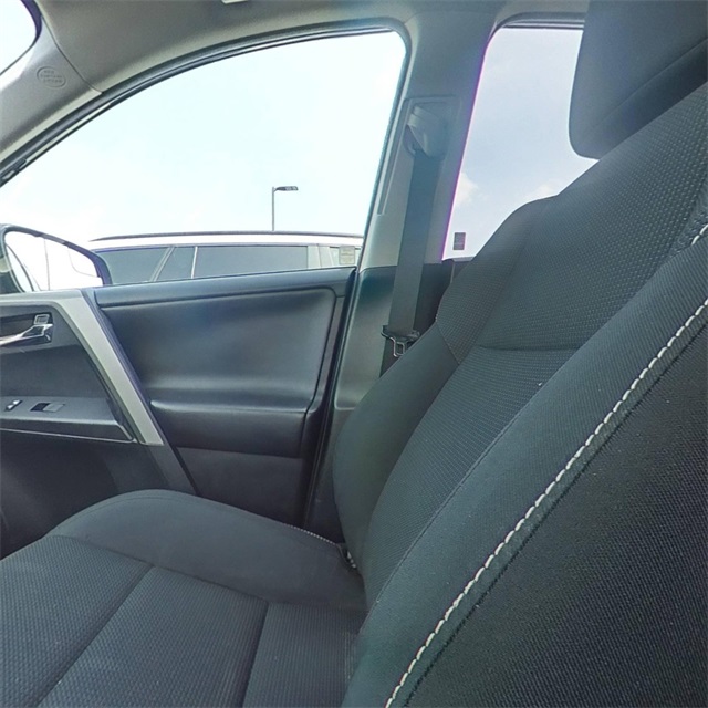 Vehicle image 15 of 27