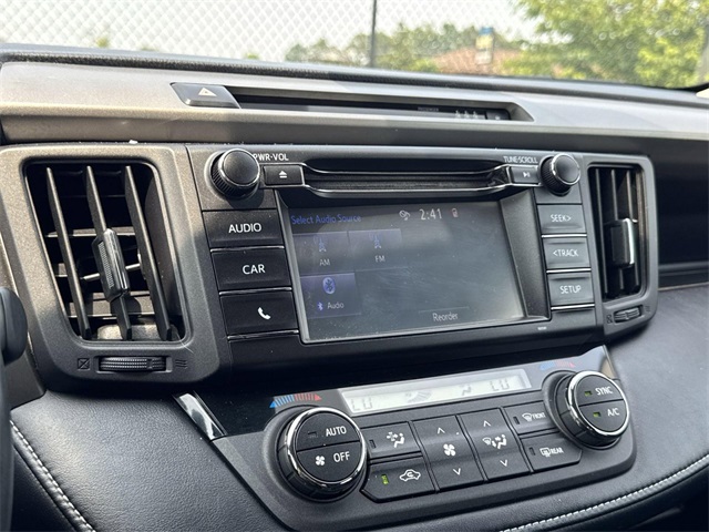 Vehicle image 22 of 27