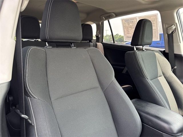 Vehicle image 12 of 27