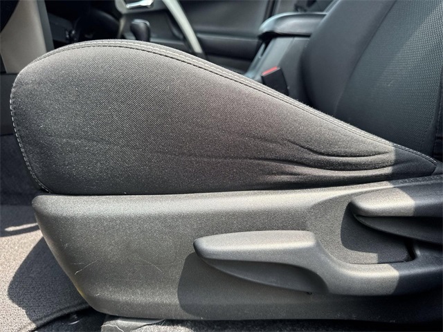 Vehicle image 25 of 27