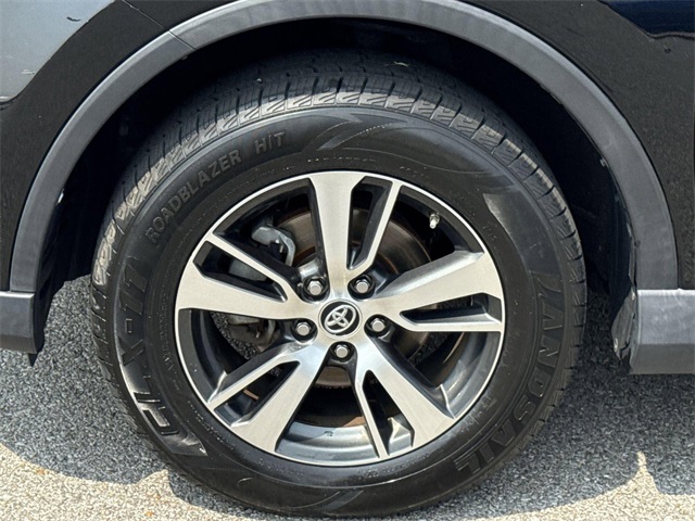 Vehicle image 10 of 27